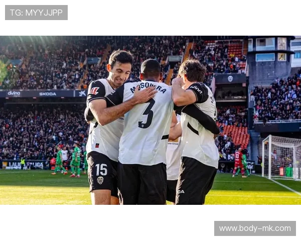 瓦伦西亚展现攻防均衡实力，客场逼平强敌稳居联赛前列